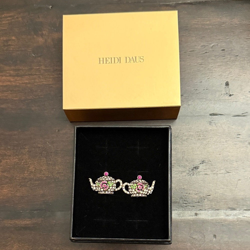 Heidi Daus Pink and Silver Teapot clips